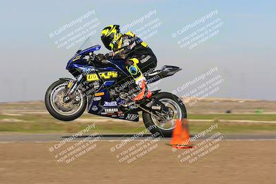 media/Feb-10-2023-TrackDaz (Fri) [[827c11d241]]/Club Racers/2pm (Wheelie Bump)/